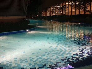 3 piscines extérieures