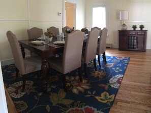 Dining - Spacious Victorian, 5 minute walk to beach, town, and ferry in Oak Bluffs (Oak Bluffs)