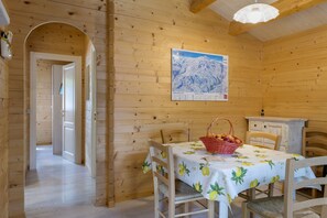 32-inch TV with cable channels