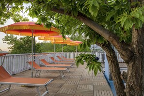 Breakfast, dinner, brunch served; Italian cuisine, pool views 