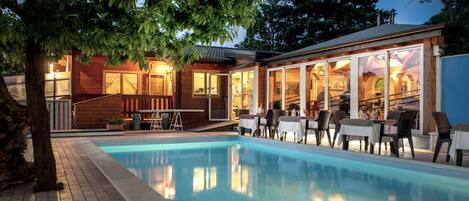 Breakfast, dinner, brunch served; Italian cuisine, pool views