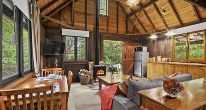 NUNGAROO COTTAGE - an authentic, romantic getaway- SPECIALS ON NOW !