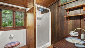 Shower, hair dryer - NUNGAROO COTTAGE - an authentic, romantic getaway- SPECIALS ON NOW ! (Bilpin)