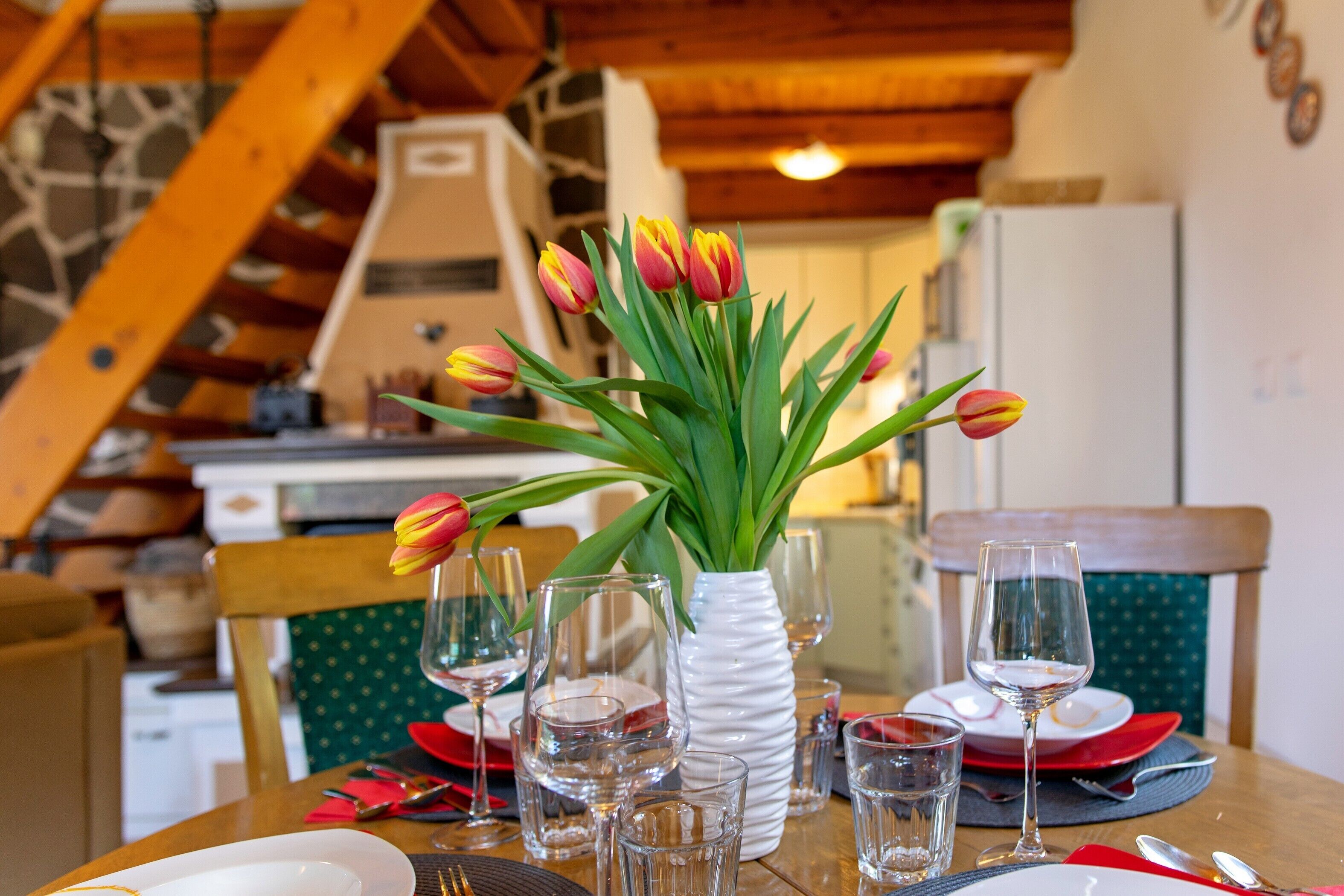 Family House, 2 Bedrooms, Fireplace, Mountain View | In-room dining