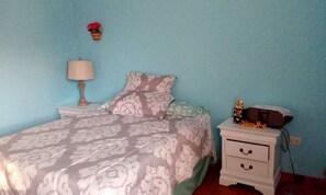 3 bedrooms, desk, iron/ironing board, WiFi