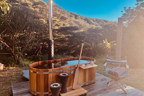 Hot tub May to October. Winter getaway