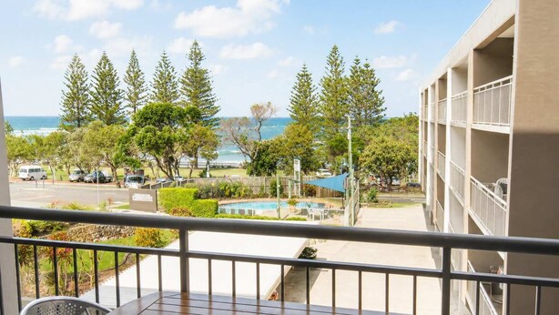 Property grounds - Joanne Terrace 203 | Ocean Views & Kings Beach Escape (Caloundra)