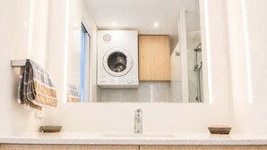 Interior - Joanne Terrace 203 | Ocean Views & Kings Beach Escape (Caloundra)