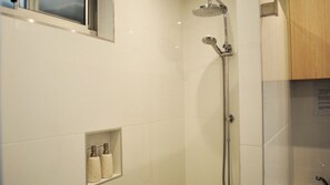Shower - Joanne Terrace 203 Oceanview Near Kings Beach (Caloundra)
