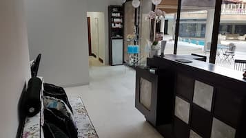 Phòng trị liệu đôi, trị liệu toàn thân, liệu pháp quấn ủ cơ thể