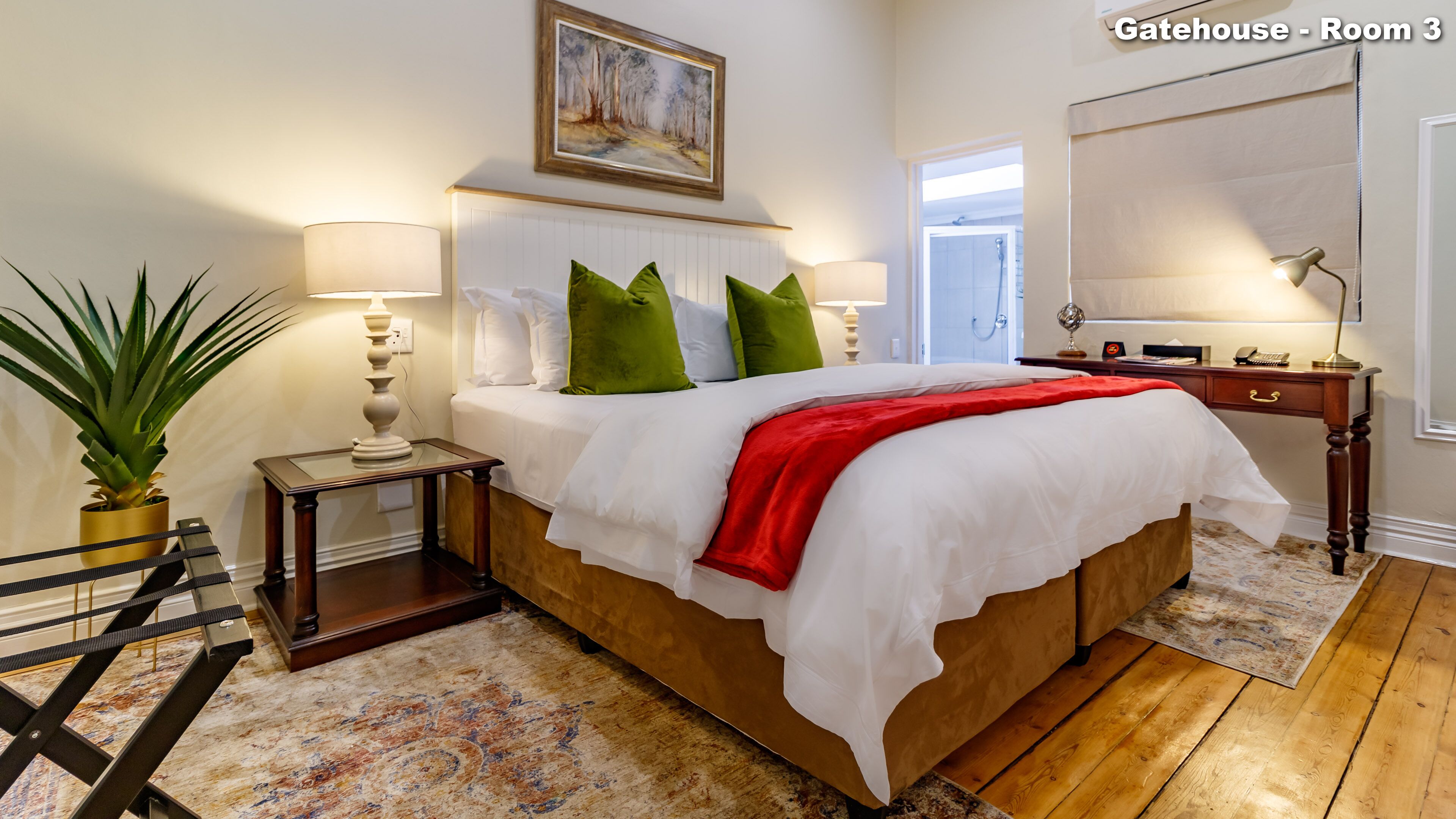 Standard Room | Premium bedding, pillowtop beds, minibar, in-room safe