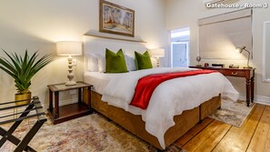 Rom – standard | Sengetøy av topp kvalitet, senger med overmadrass og minibar