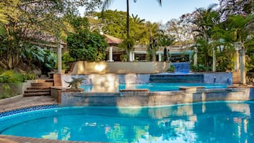 3 outdoor pools, pool umbrellas, sun loungers