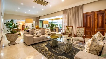 Sala de estar en el lobby