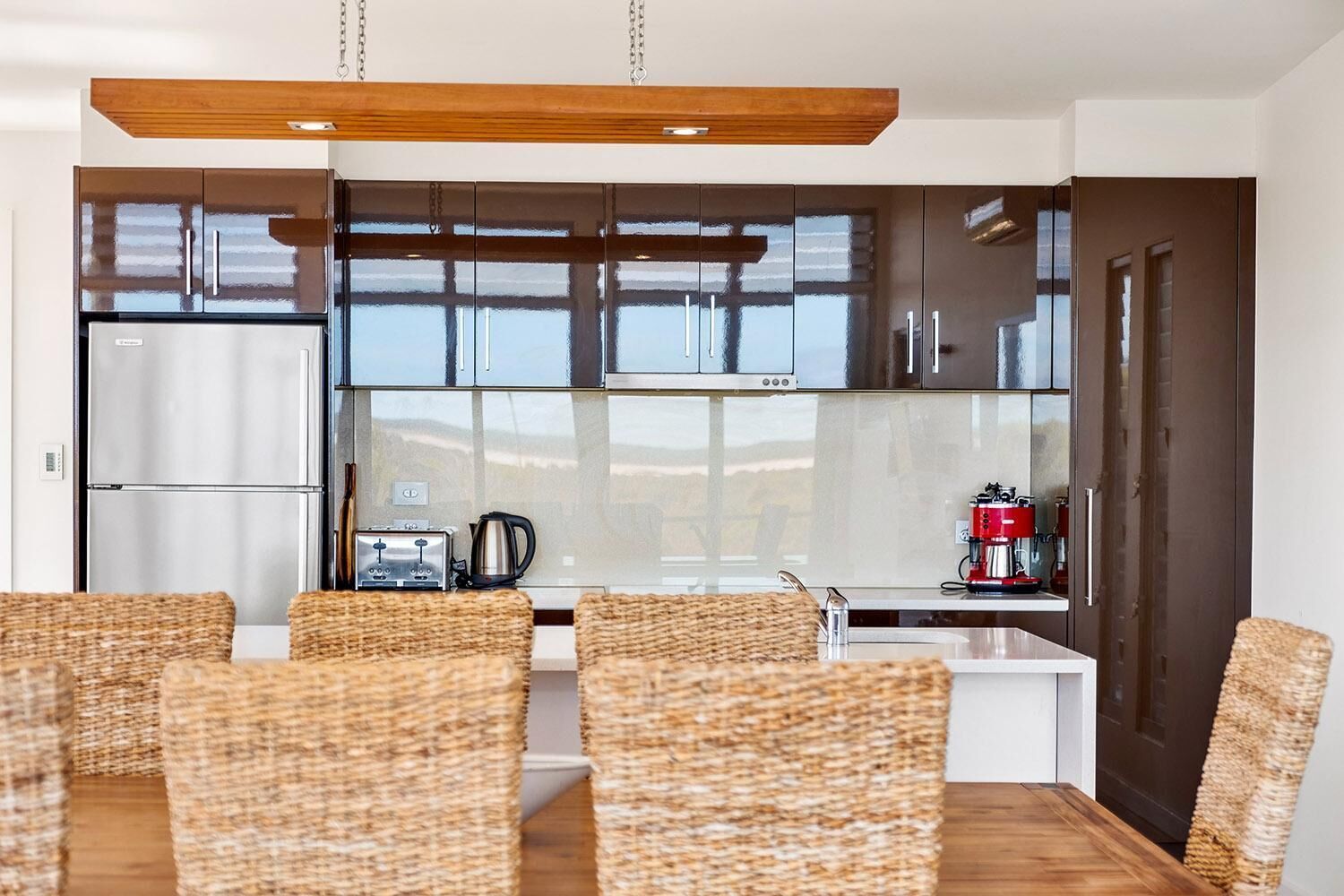 Lakeview - A modern and beautifully designed holiday home — image 13