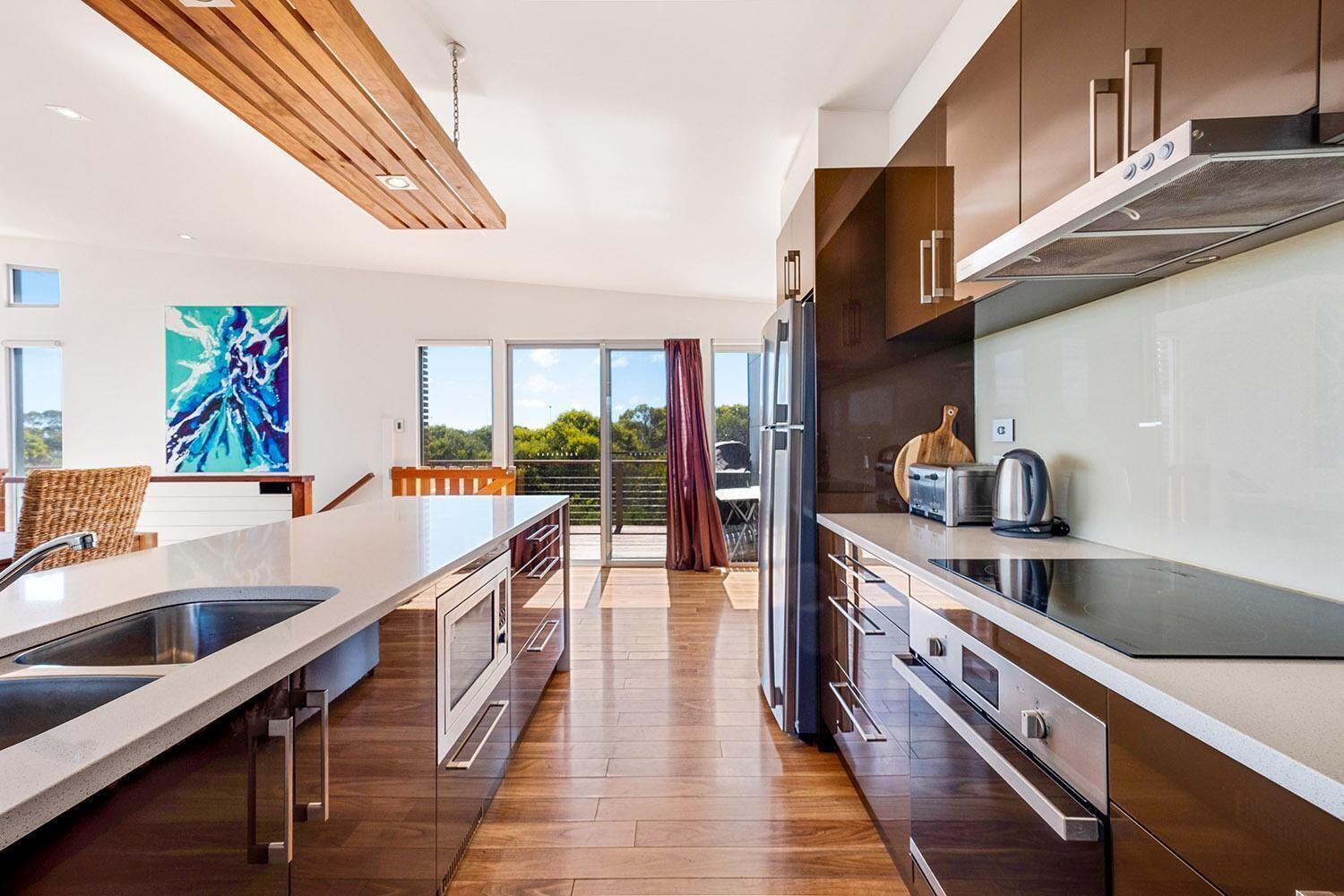 Lakeview - A modern and beautifully designed holiday home — image 12