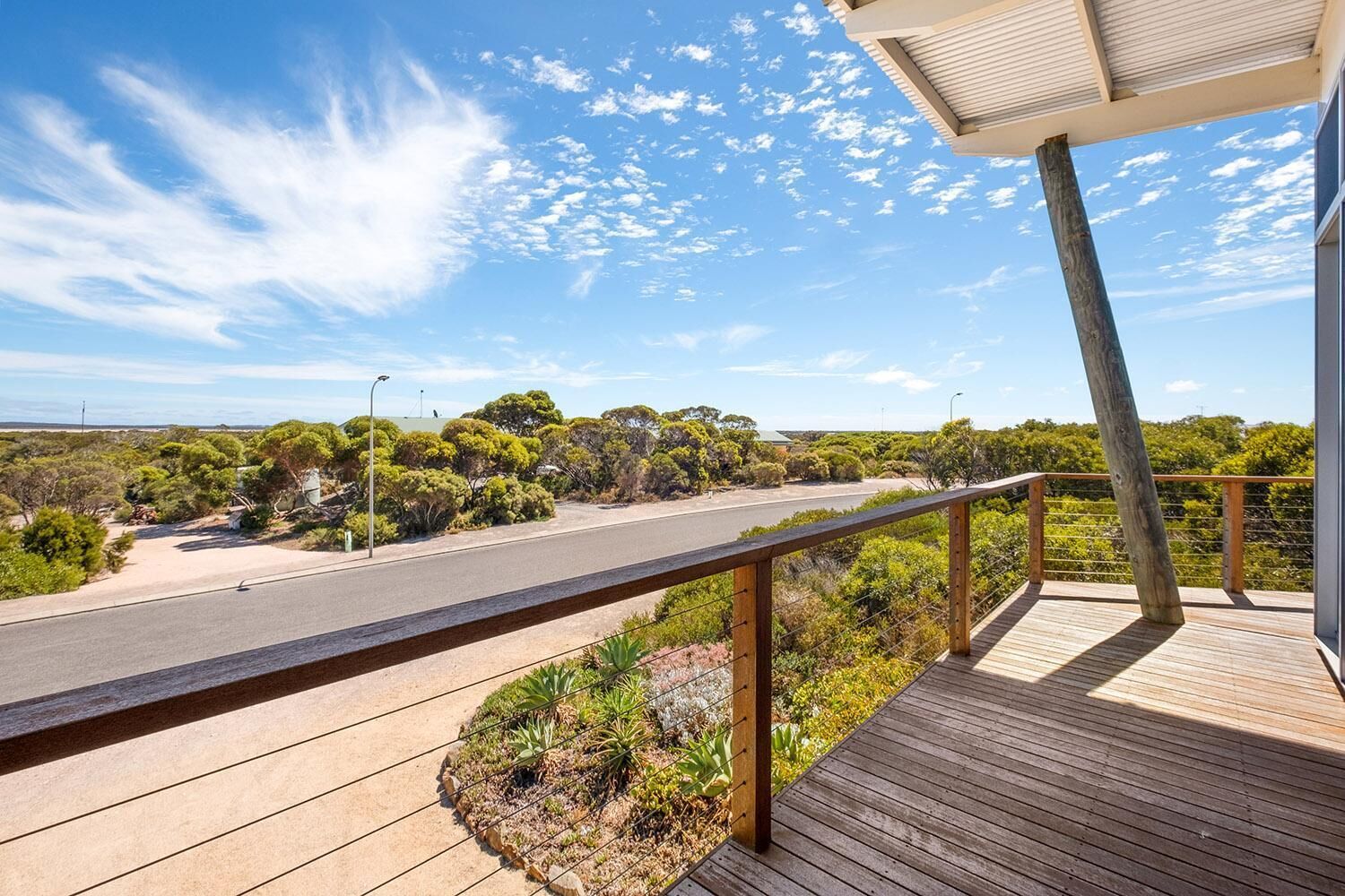 Lakeview - A modern and beautifully designed holiday home — image 24