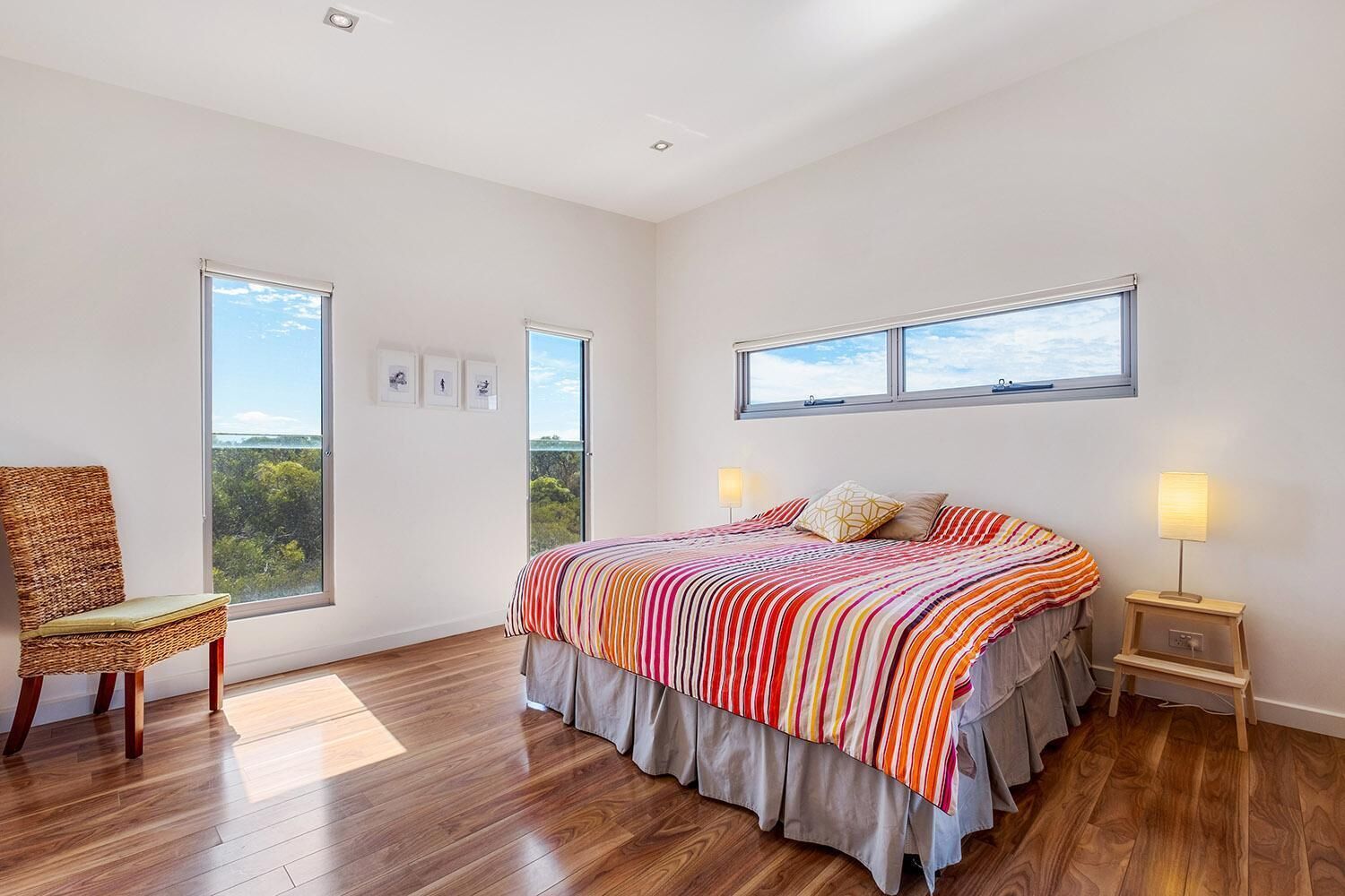 Lakeview - A modern and beautifully designed holiday home — image 17