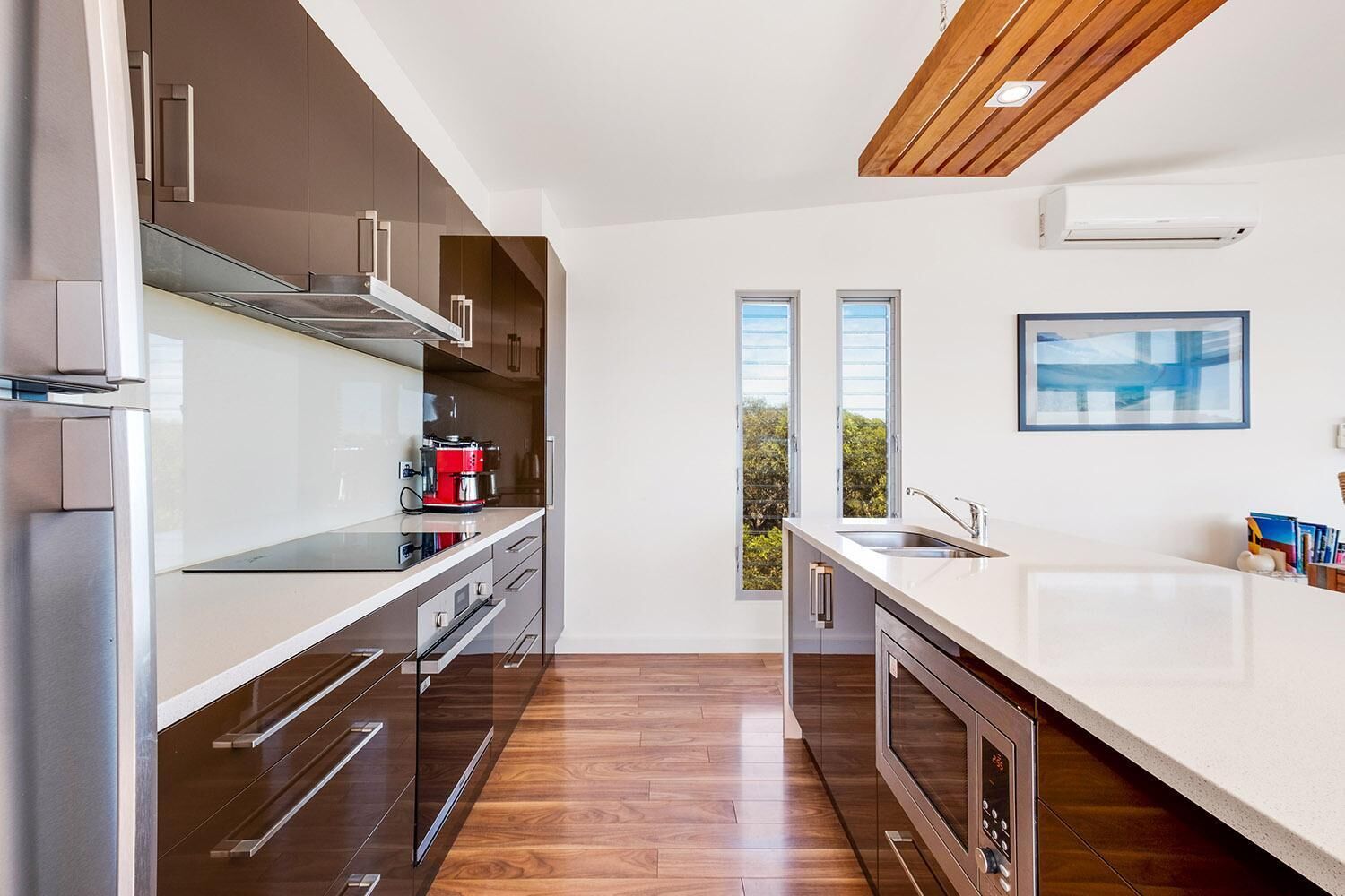 Lakeview - A modern and beautifully designed holiday home — image 9