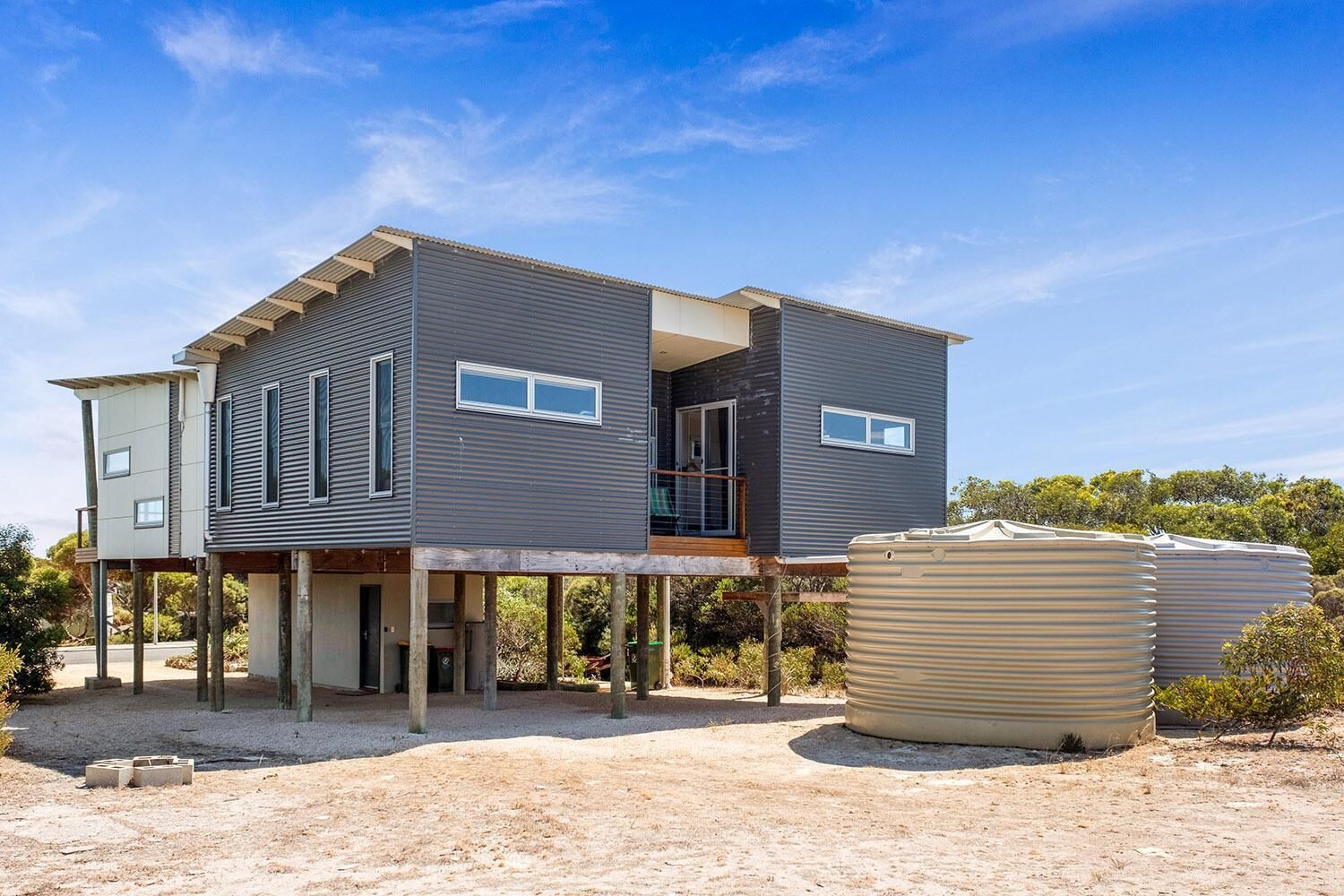 Lakeview - A modern and beautifully designed holiday home — image 28