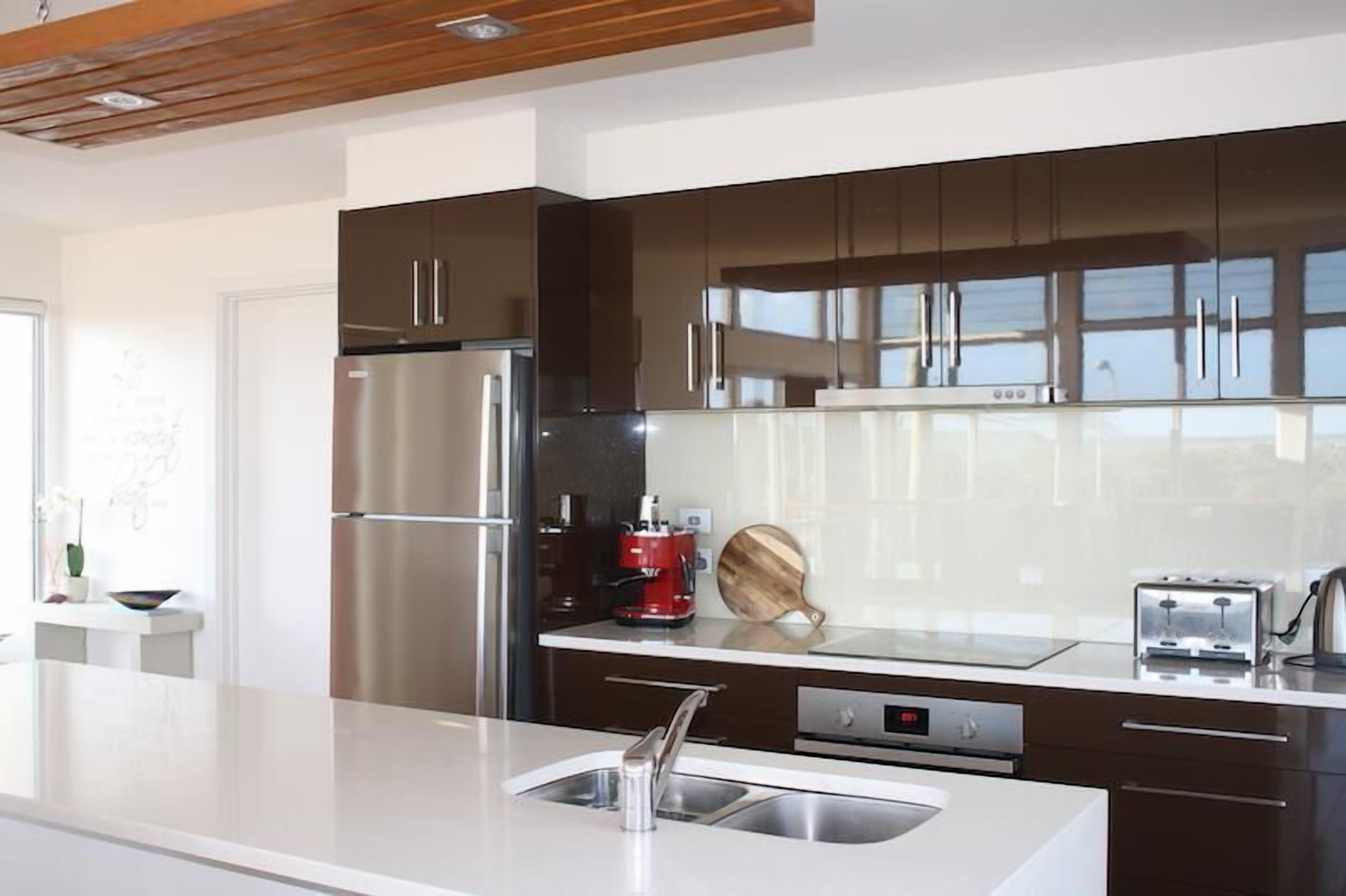 Lakeview - A modern and beautifully designed holiday home — image 14