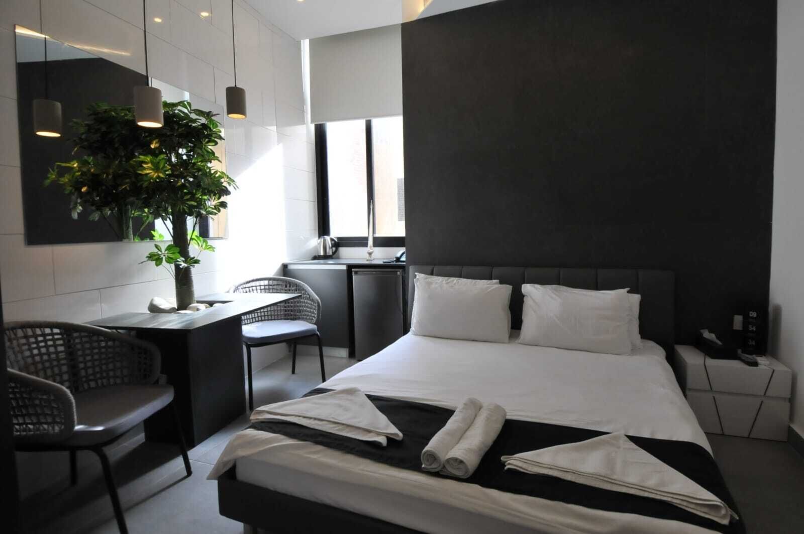 blackout curtains, free wifi