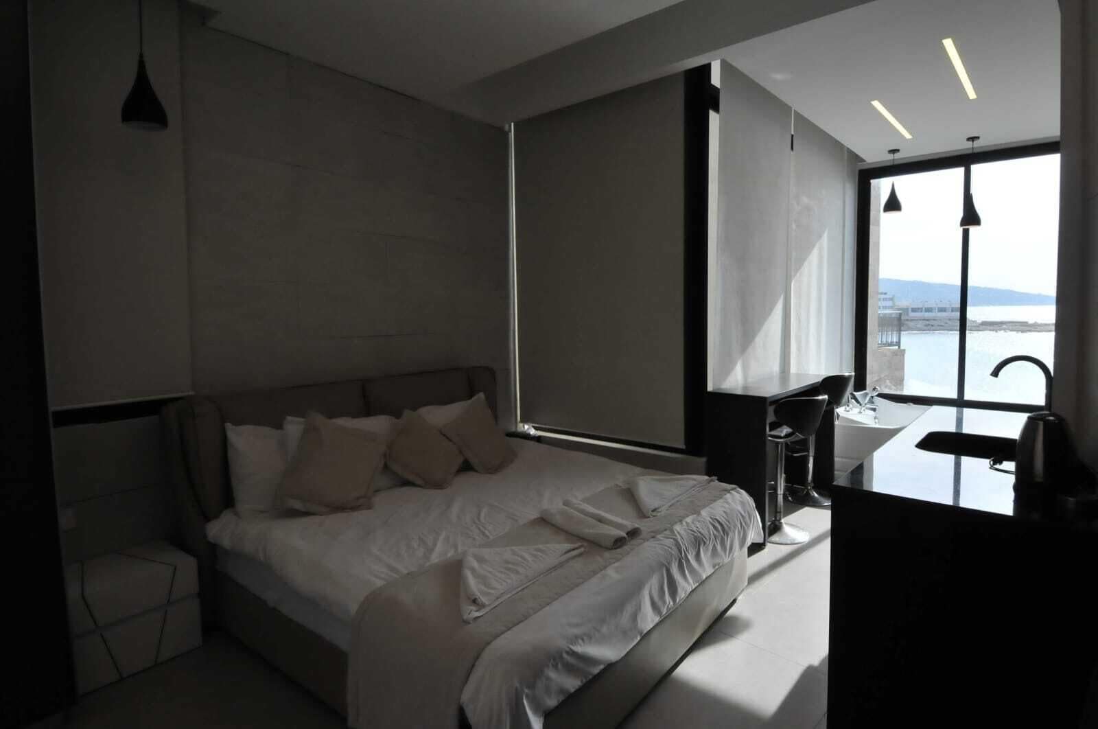 studio, jetted tub, sea view (room no 4) | blackout curtains, free wifi