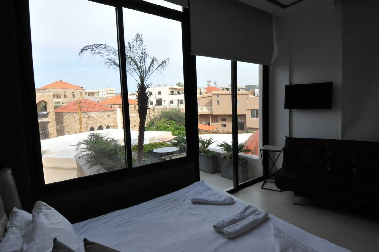 studio, garden view (room no 1) | blackout curtains, free wifi