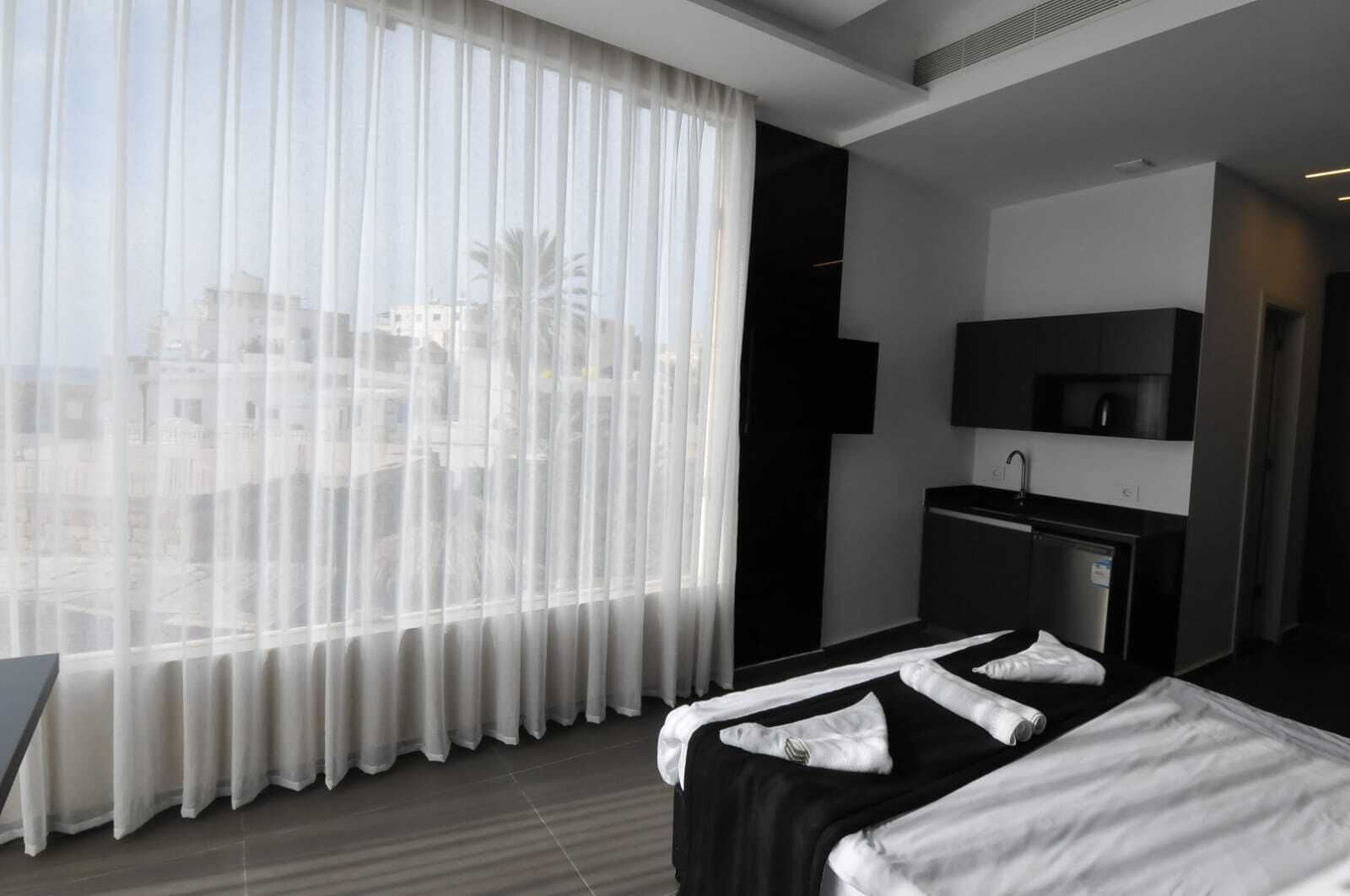 deluxe studio, balcony, sea view (room no 5) | blackout curtains, free wifi