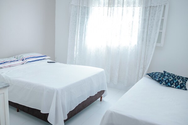 5 bedrooms, iron/ironing board