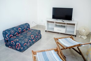 TV, ping pong, stereo