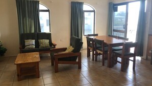 Unclassified image, 2 of 15, button - Madrid U5 | Ocean Views, Pool & Walk to Bulcock Beach (CALOUNDRA)