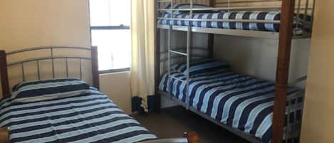 2 bedrooms, iron/ironing board, bed sheets