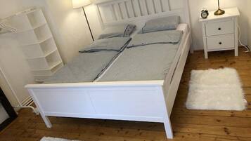 3 bedrooms, iron/ironing board, free WiFi