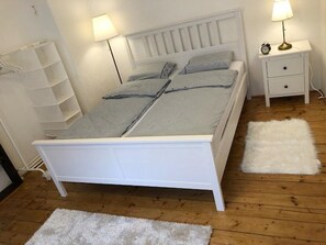 3 bedrooms, iron/ironing board, free WiFi