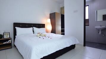 3 bedrooms, bed sheets
