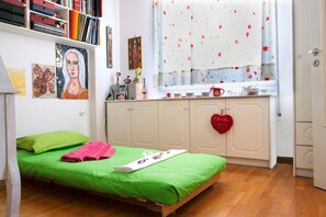 2 bedrooms, iron/ironing board, internet, bed sheets - Happy place at the foot of Acropolis. (Athens)