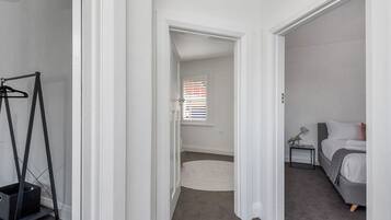 3 makuuhuonetta, vauvan matkasänky, ilmainen Wi-Fi, vuodevaatteet