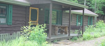A Family Lodge in the woods with lake access