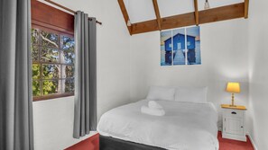 3 bedrooms, bed sheets