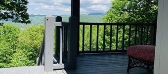 Bear's Rest, LONG RANGE MNT VIEWS! BIG COMFY DECK