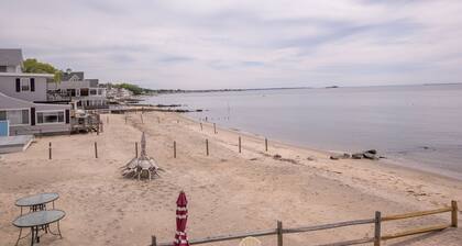 Remodeled 4 BR Waterfront Beach House with all the Comforts of Home...and more!