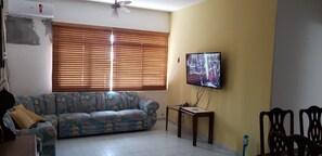 Living area - Apartamento Enseada - Ed. Mabe (Balneario Guarujá)