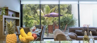 Between the jungle and the Mayan sea