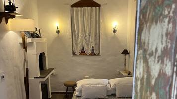 2 bedrooms, desk, iron/ironing board, WiFi