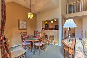 Interior - Mountain Creek Resort Home - Hot Tub & Pool Access (Vernon Township)