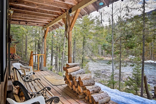 Private 'Yaak River Hideaway' w/ Deck & Mtn Views!