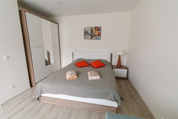 1 bedroom, iron/ironing board, WiFi