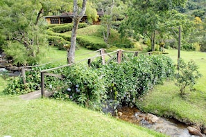 Property grounds - Beautiful place with private waterfall  (Nova Friburgo)