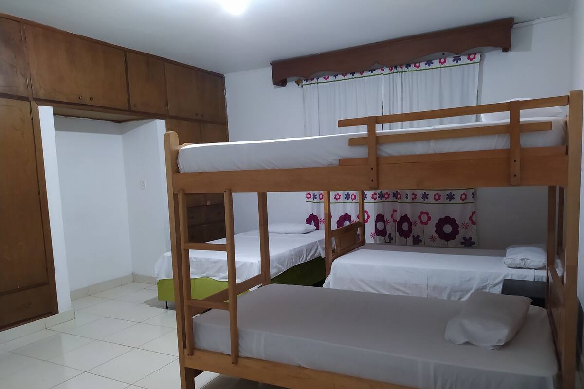 Family Room | Free WiFi, bed sheets